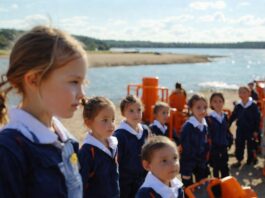 В Евпатории школьников учили правилам безопасности у воды в игровой форме